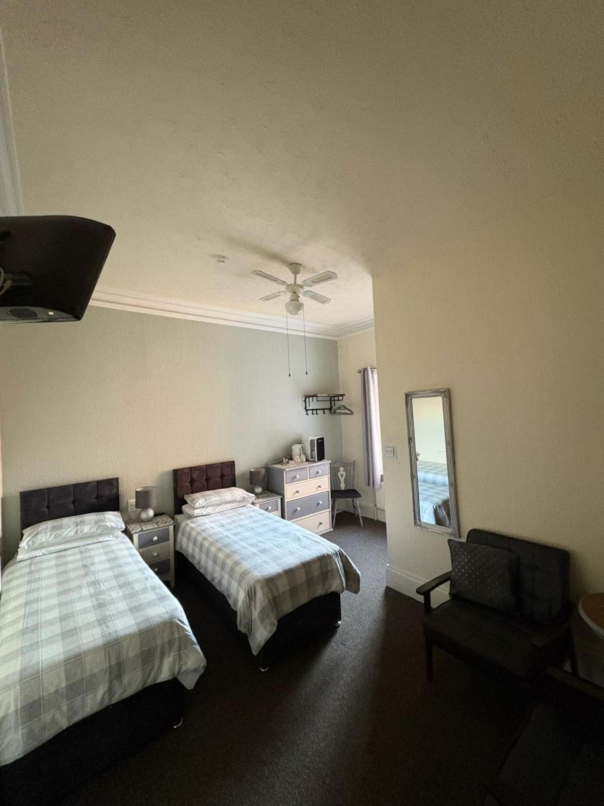 سكيغنيس The Laurels Hotel المظهر الخارجي الصورة